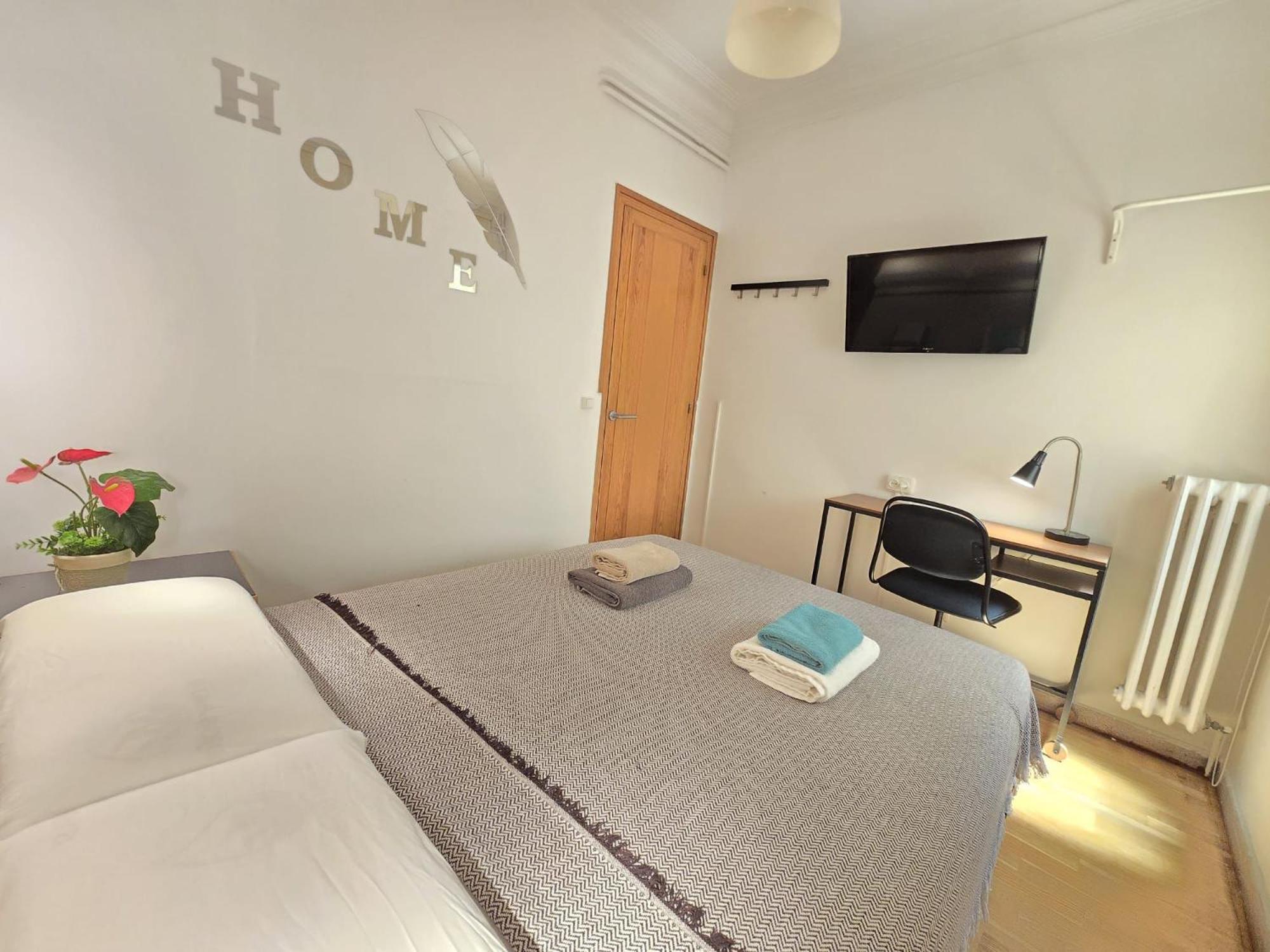 Alojamiento Nuevo Balmes Barcelona Exterior photo